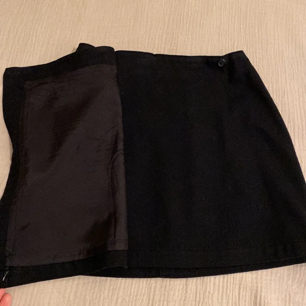 GAP Women's Wool Blend Navy Mini Skirt. Size 4